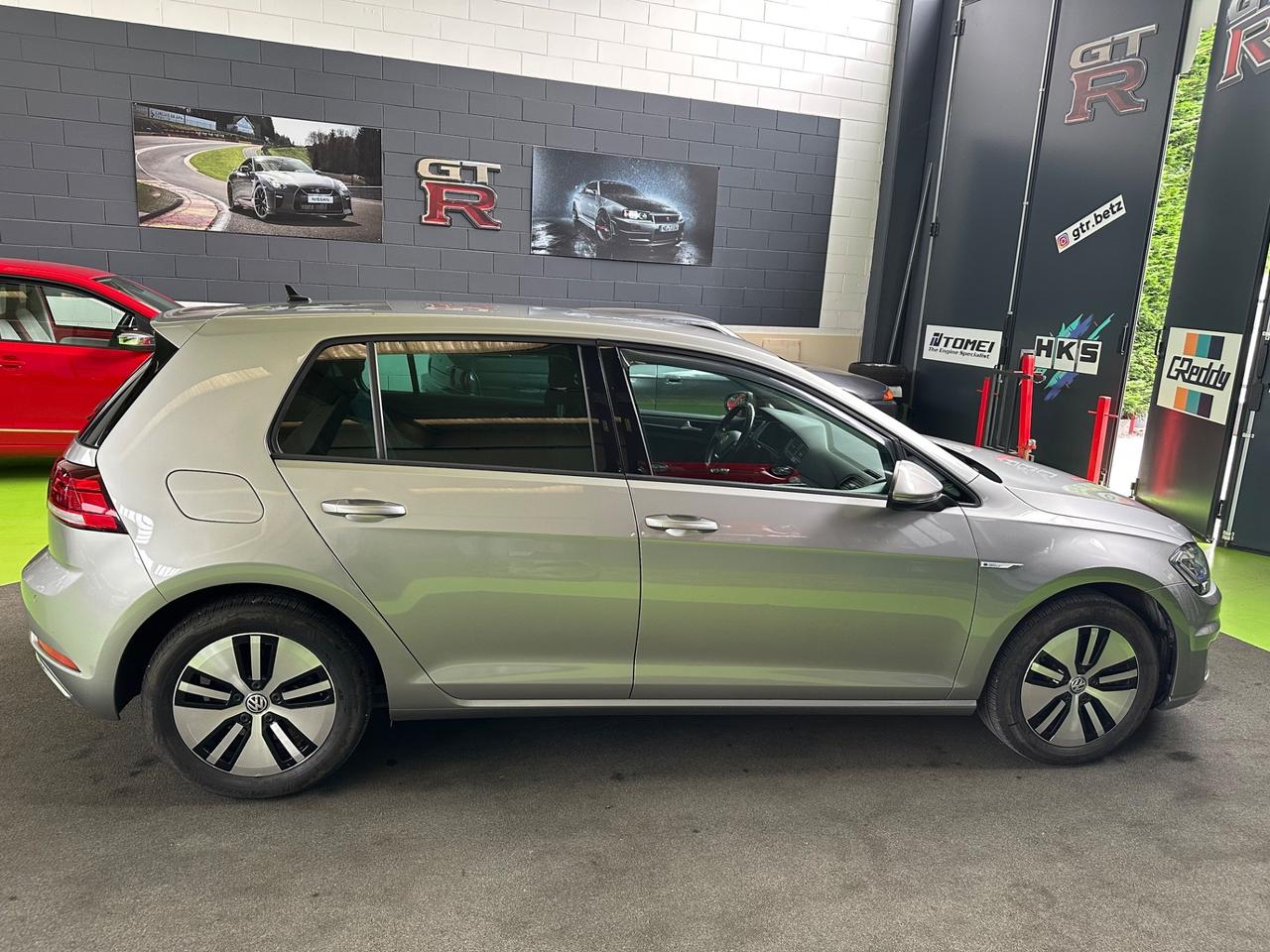 Volkswagen Golf e-Golf 136 CV full elettric
