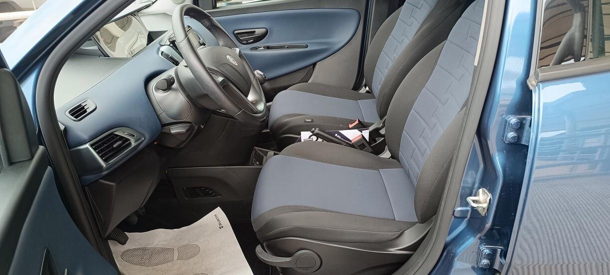Lancia Ypsilon 1.0 FireFly 5 porte S&S Hybrid Platino