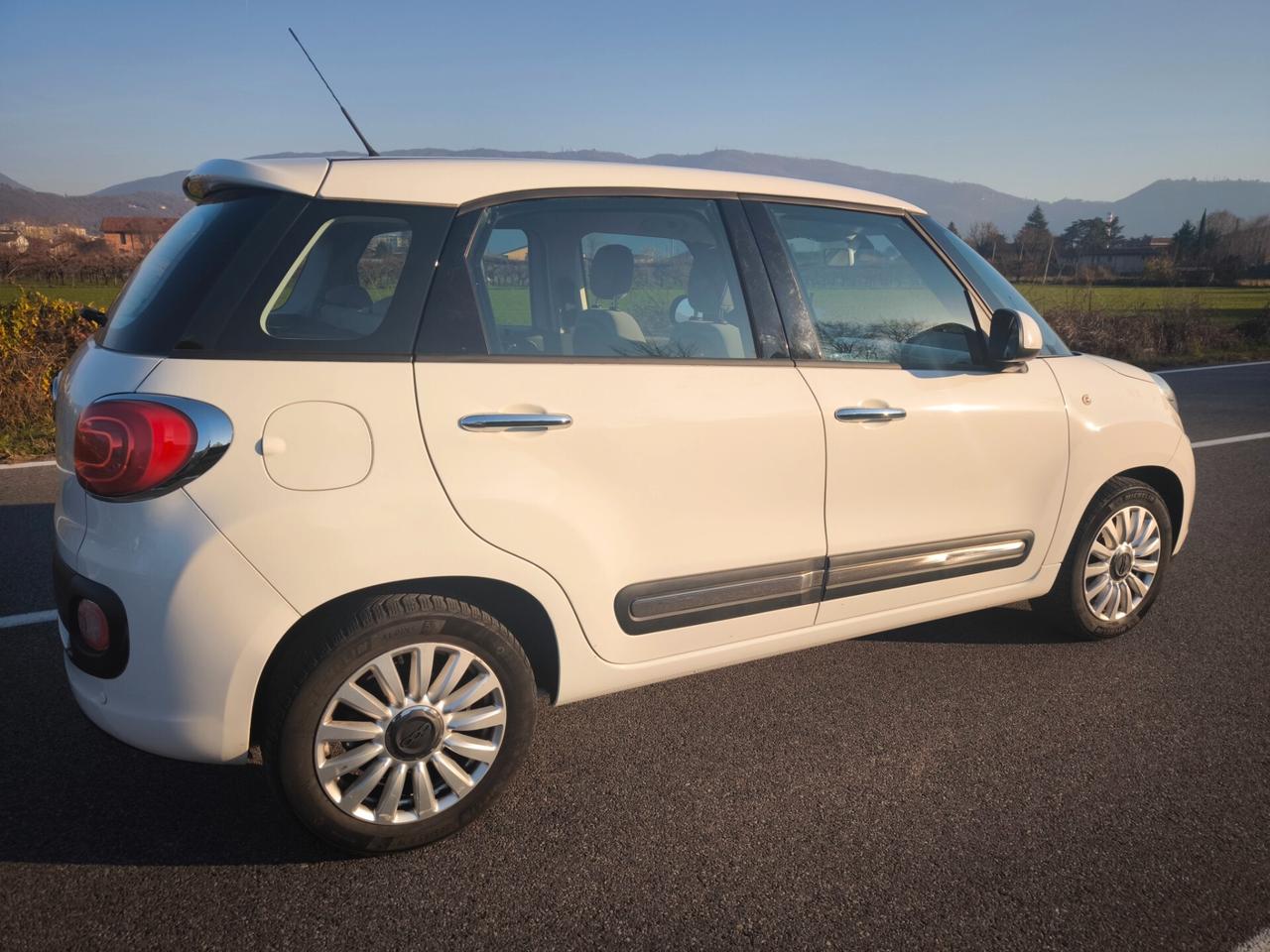 FIAT 500L 1,4 BENZ-95CV-LOUNGE-EURO 6-OK NEOPATENTATI