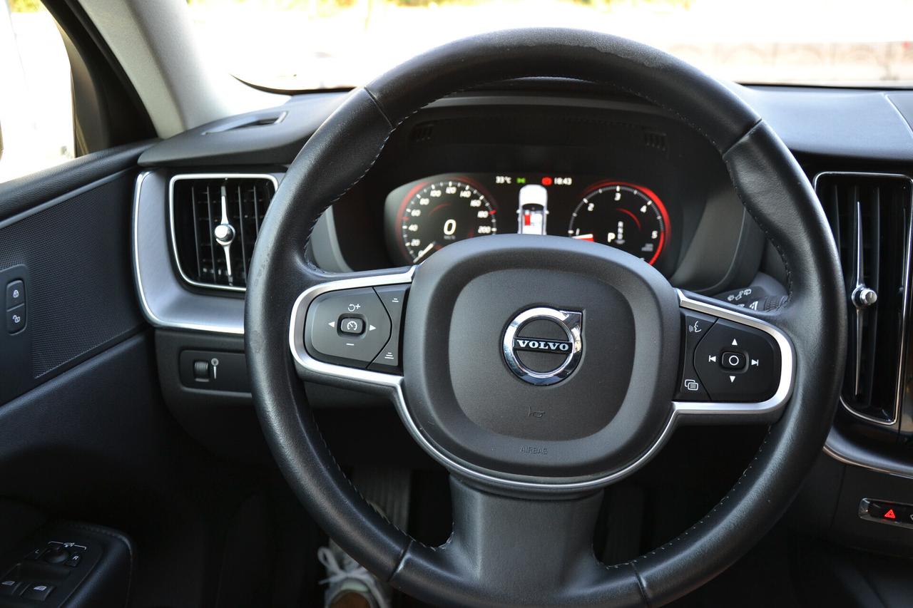 Volvo XC 60 2.0 B4 197CV AWD HYBRID/DIESEL **KM50000 REALI**