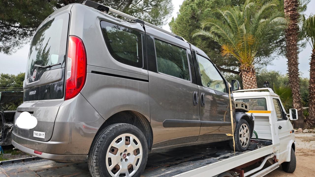Fiat Doblò 1.6 M-Jet 7 posti 95cv incidentato solo parte superiore