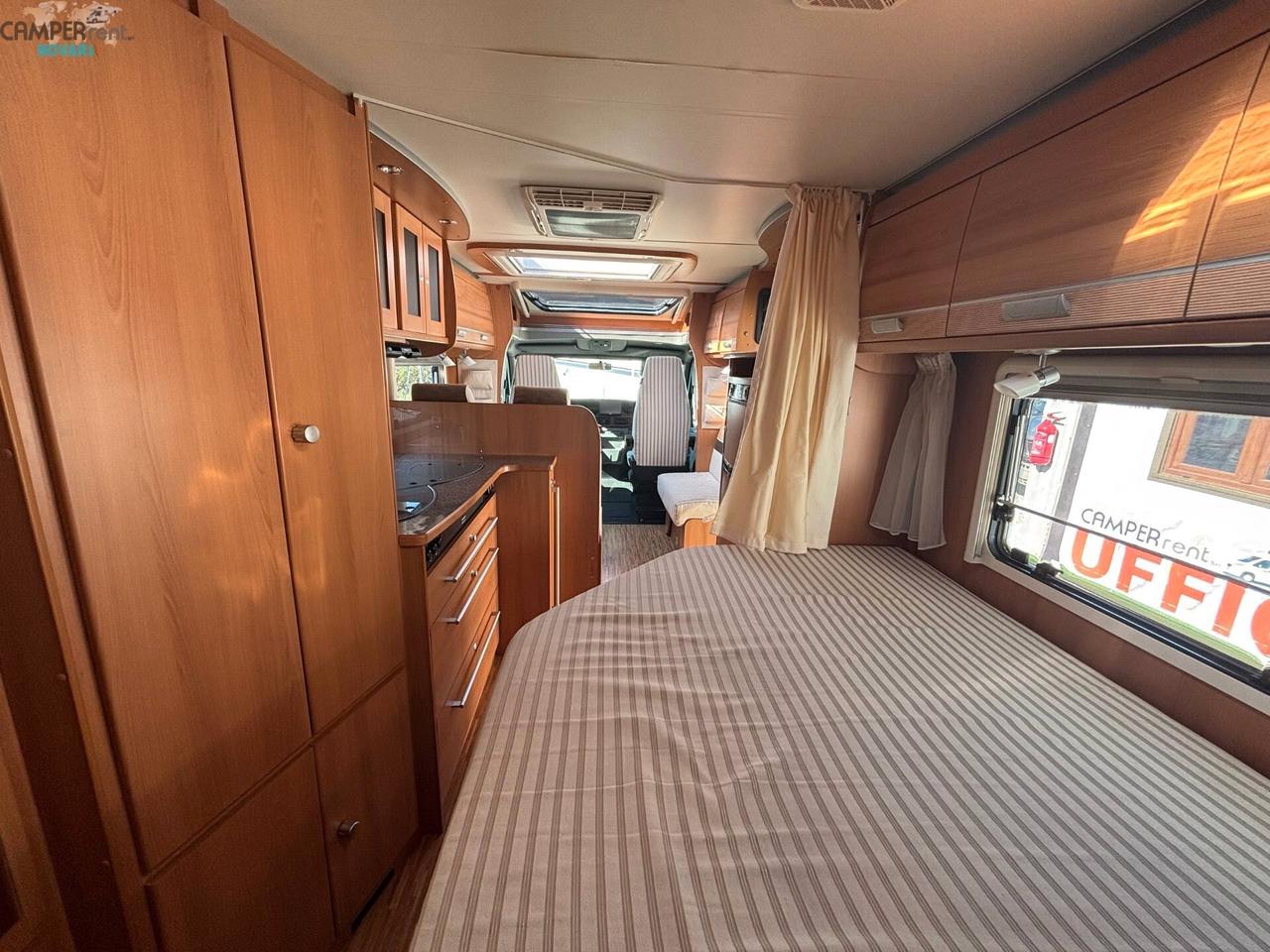 DETHLEFFS ESPRIT 7094 RT - Semintegrale con letto alla francese in coda