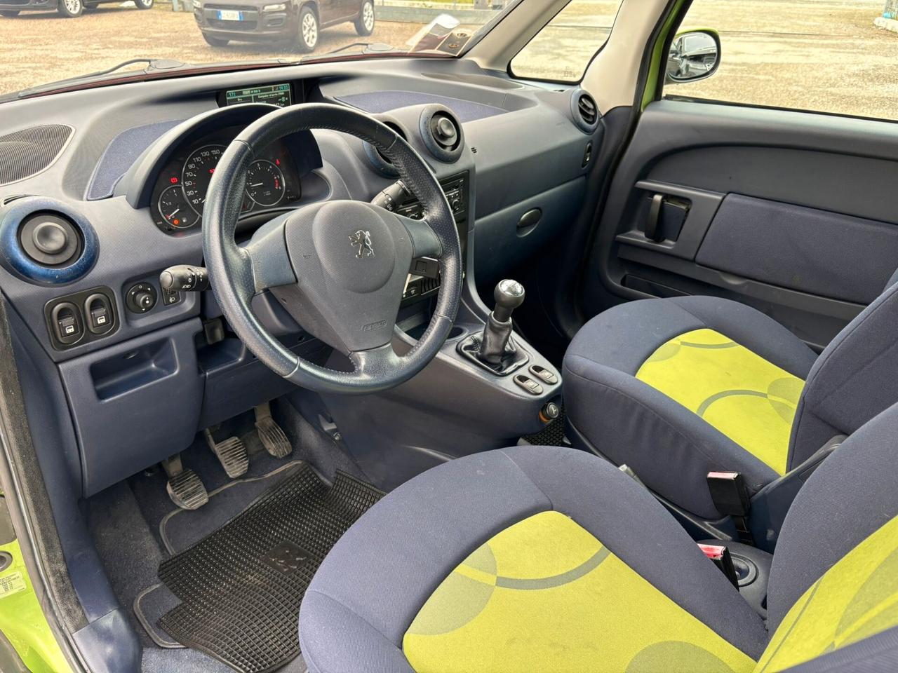 Peugeot 1007 1.4 HDi Sporty