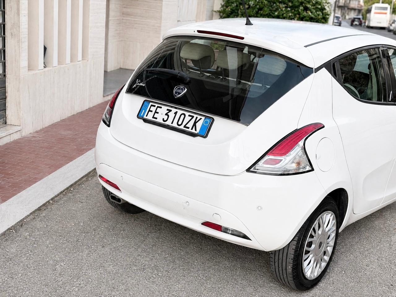 Lancia Ypsilon 1.3 MJT 95 CV 5 porte Gold