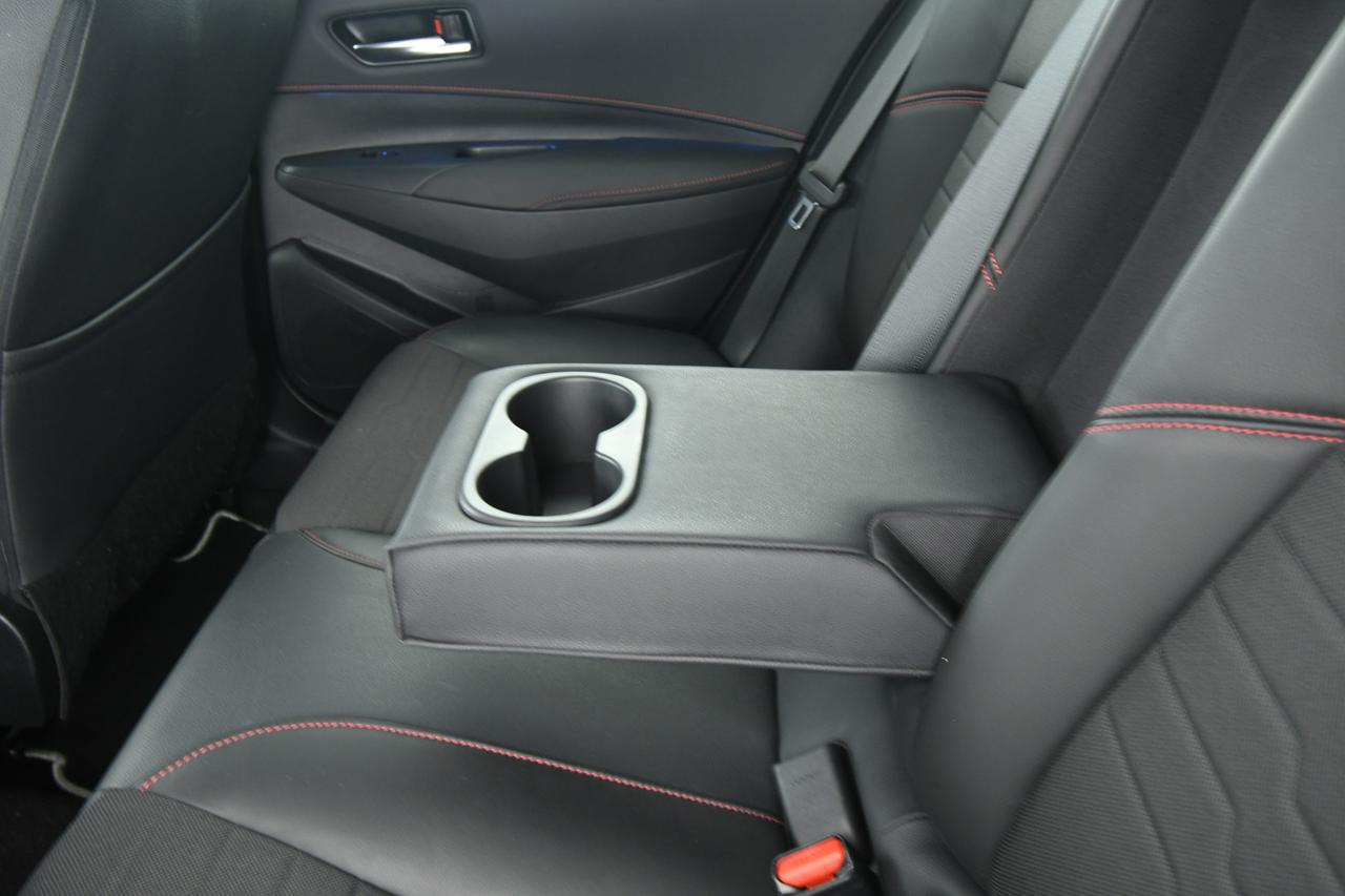 TOYOTA Corolla Touring Sports 2.0h Lounge cvt CAMERA+ALCANTARA+ACC