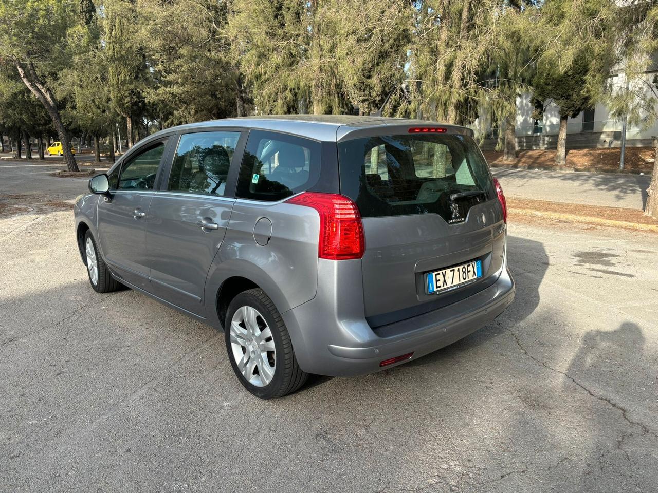 Peugeot 5008 1.6 HDi 115CV Allure