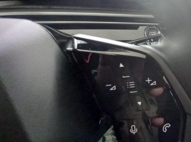 PEUGEOT 5008 Hybrid 136 e-DCS6 Allure