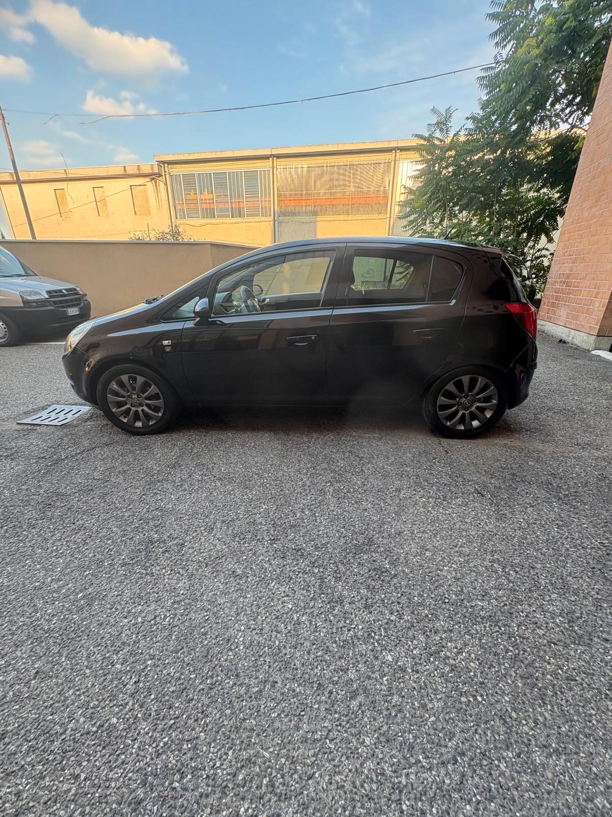 Opel Corsa 1.2 80CV 5 porte GPL-TECH Edition