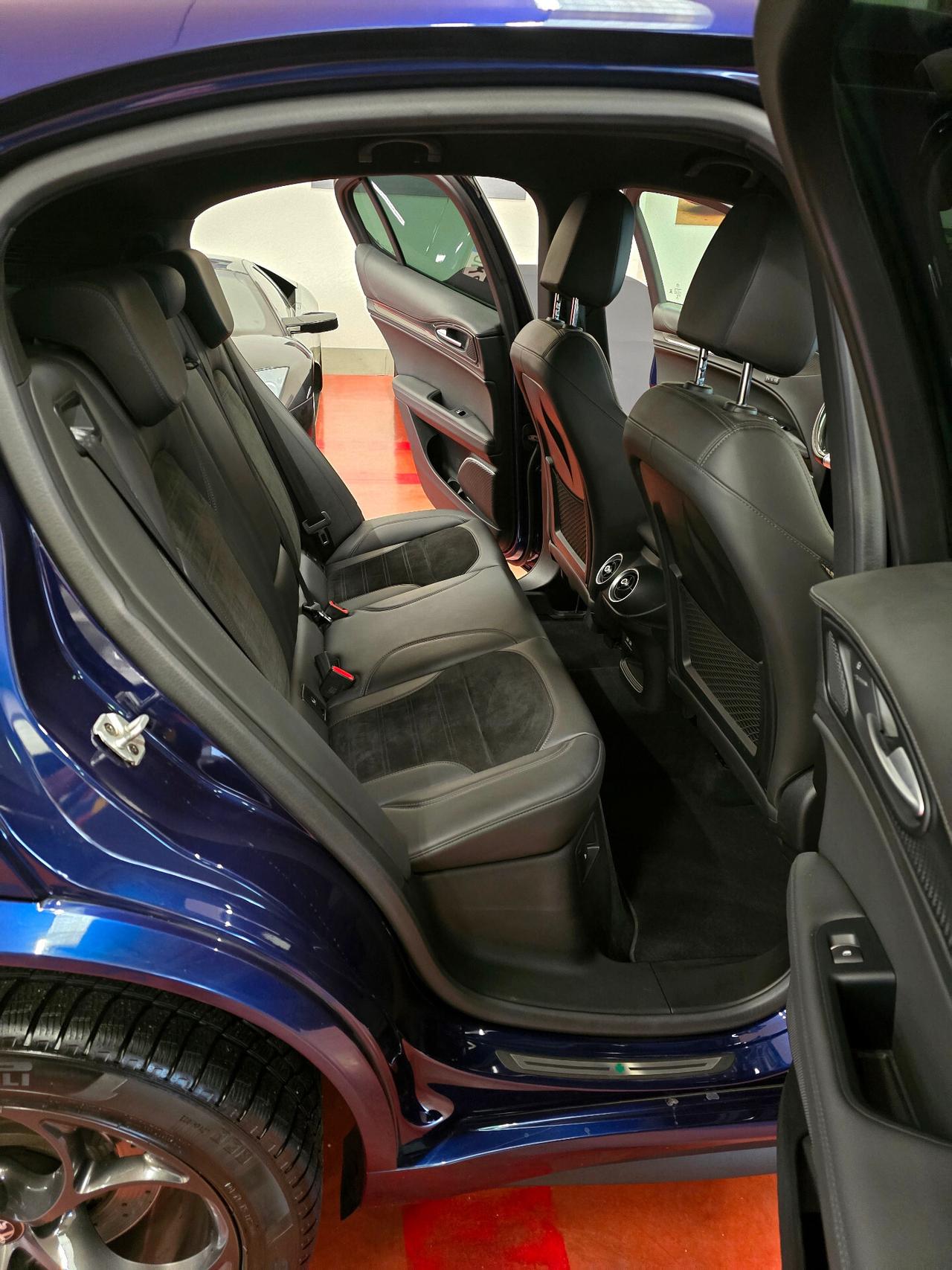 Alfa Romeo Stelvio 2.9 Bi-Turbo V6 510 CV AT8 Quadrifoglio