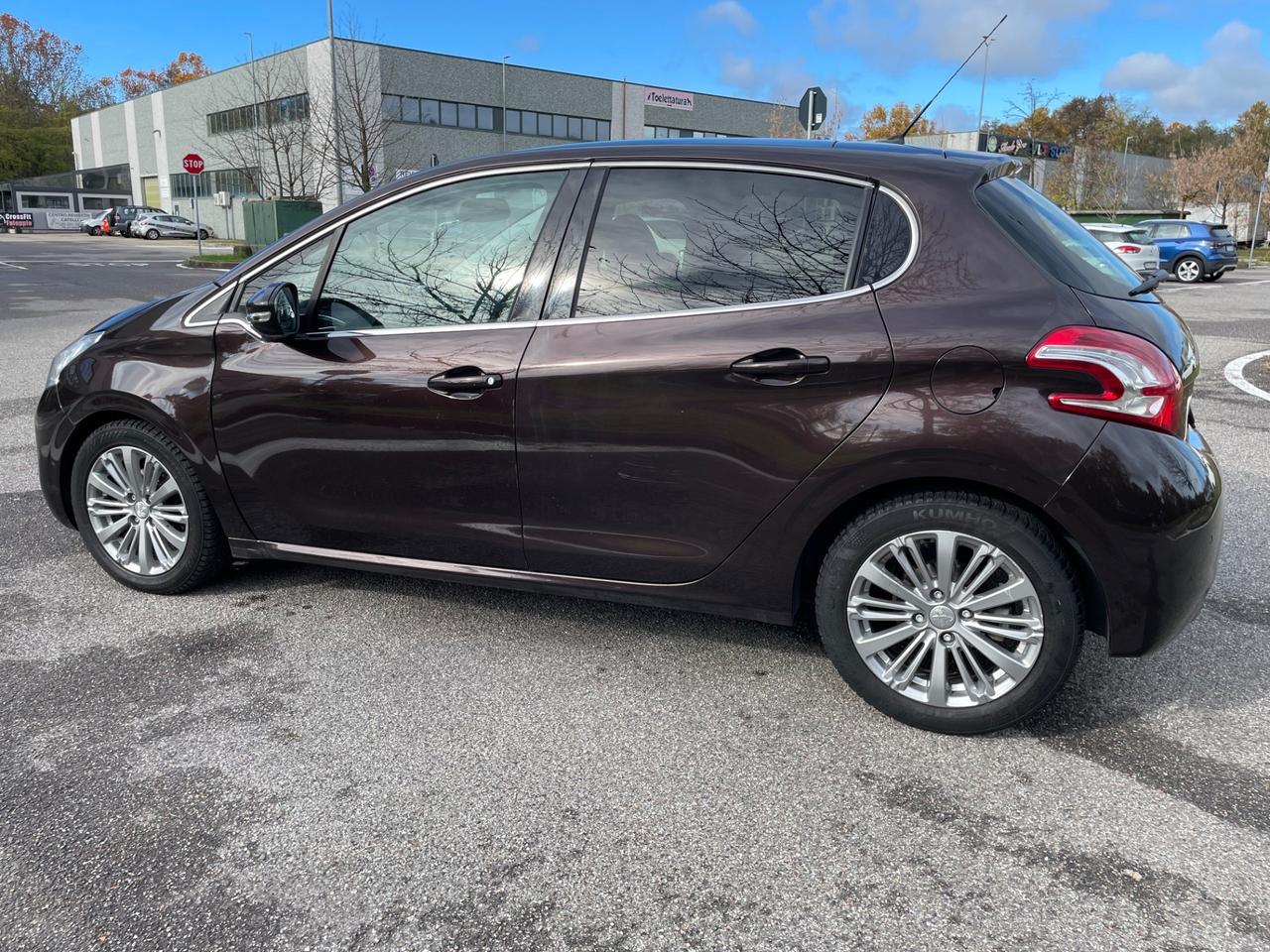 Peugeot 208 1.6 e-HDi 115 CV Stop&Start 5 porte Allure*Neo patentati *