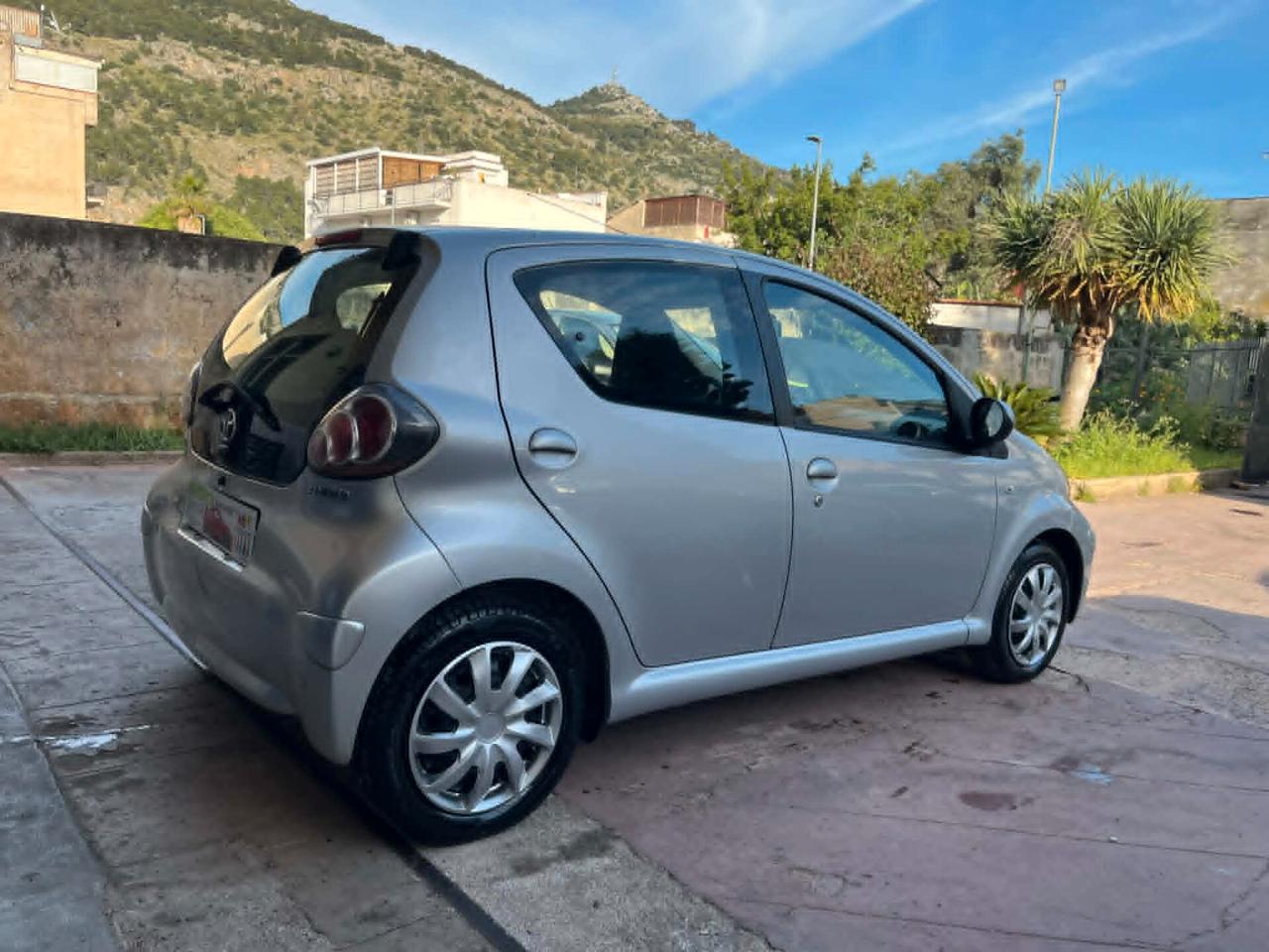 TOYOTA AYGO 1.0 68CV 2011 EURO 5 FULL BENZINA