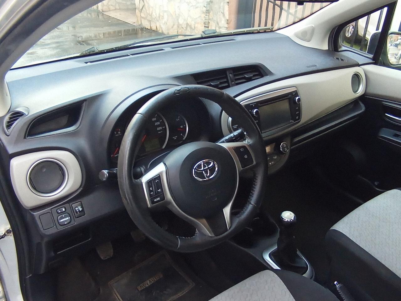 Toyota Yaris 1.0 Lounge offerta del mese