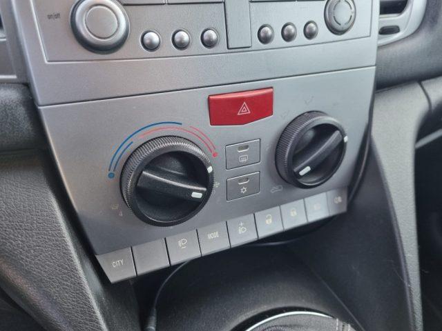 LANCIA Ypsilon 1.3 MJT 75 CV Unyca