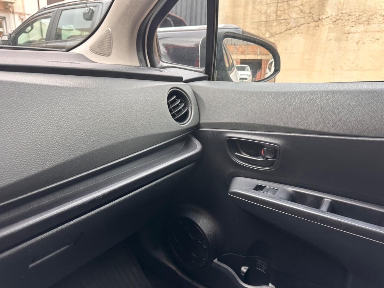 Toyota Yaris 1.0 5 porte Lounge