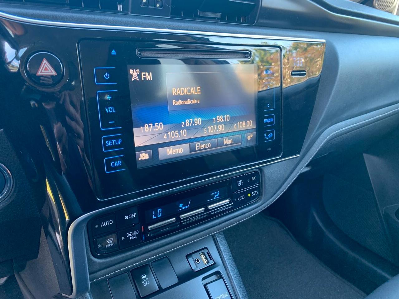 Toyota Auris Touring Sports 1.8 Hybrid Lounge
