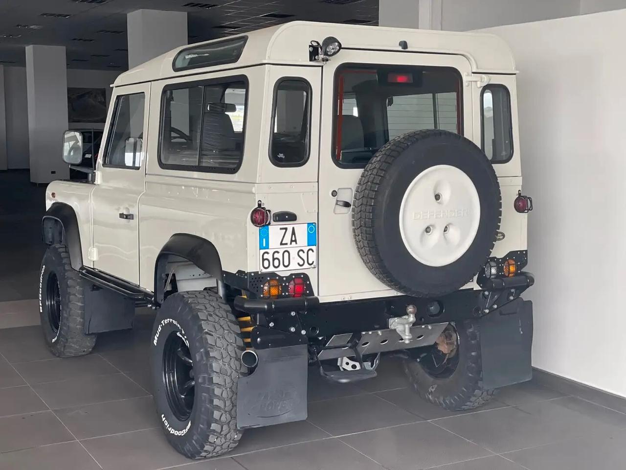 Land Rover Defender 90 2.5 Td5 Station Wagon SE