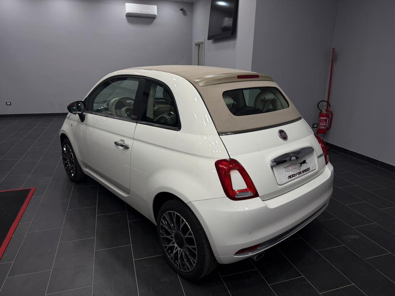 Fiat 500 C 1.0 Hybrid Dolcevita