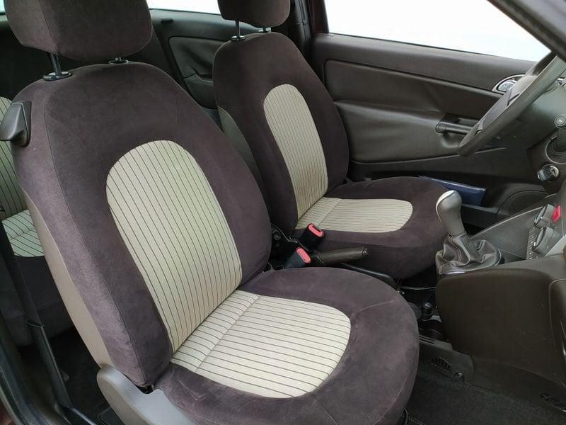 Lancia Ypsilon 1.3 MJT 75 CV Oro