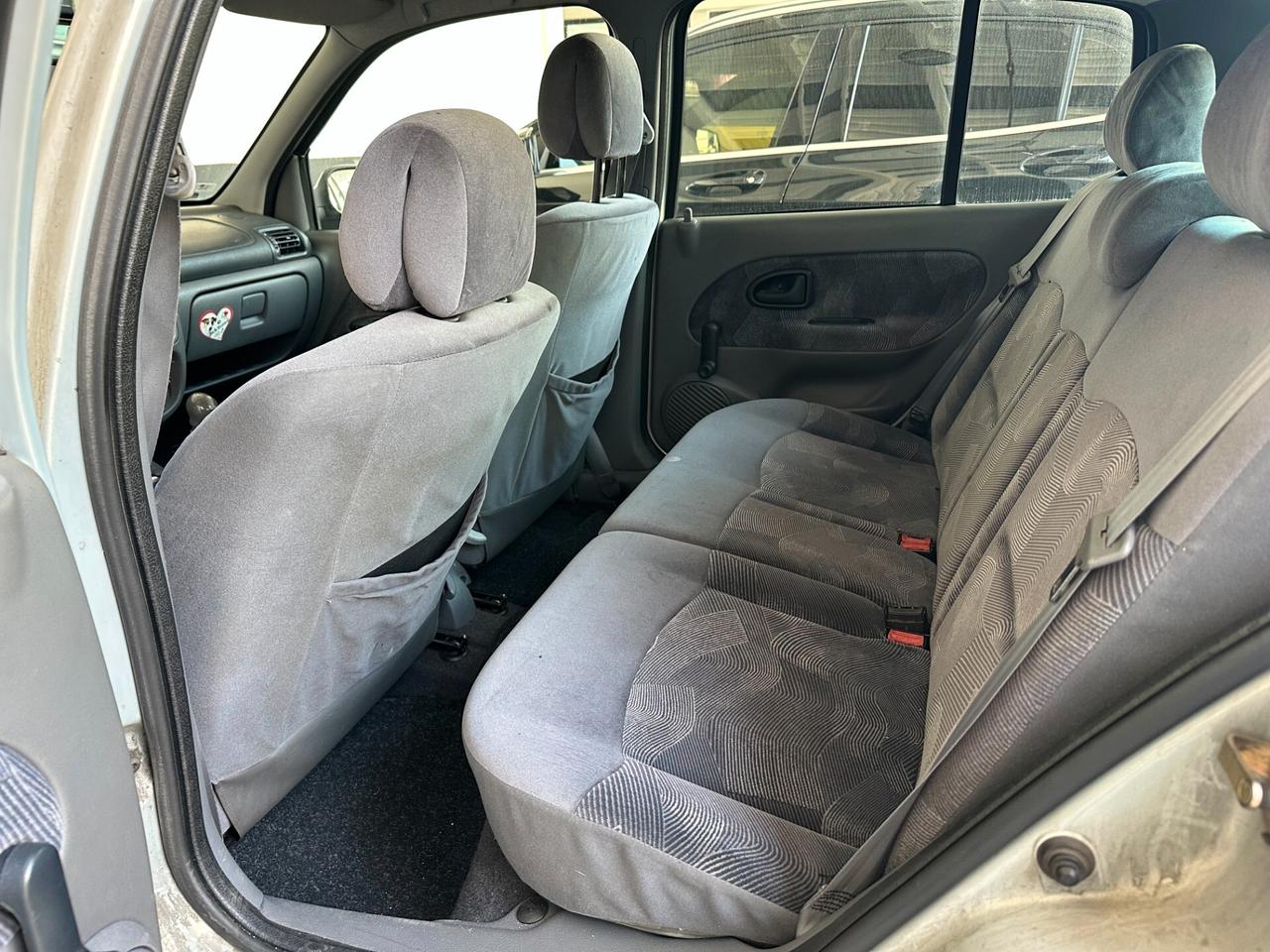 Renault Clio 1.2 BENZINA - DISTRIBUZIONE FATTA A 200.000KM