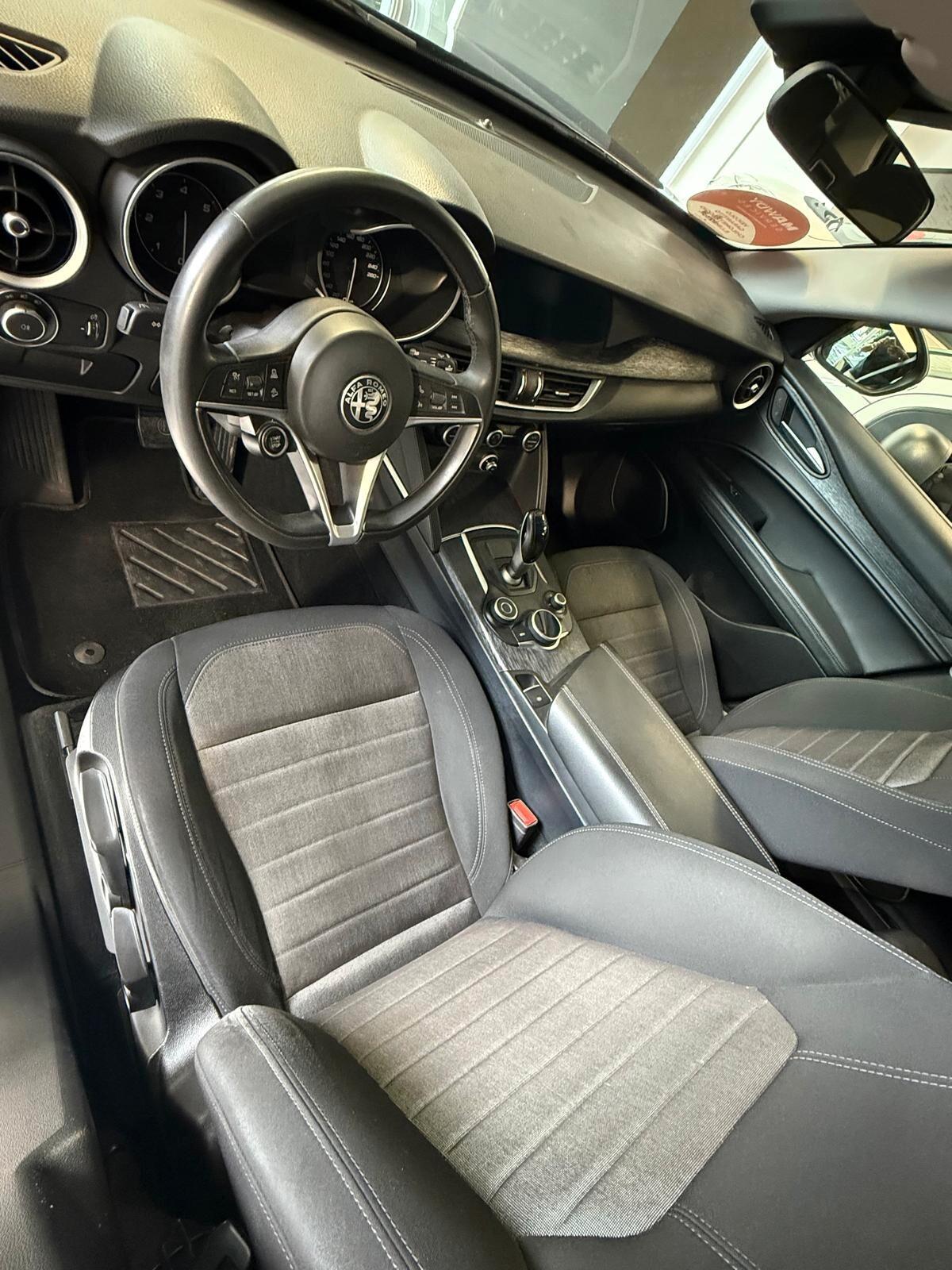 Alfa Romeo Stelvio 2.2 Turbodiesel 160 CV AT8 RWD Business