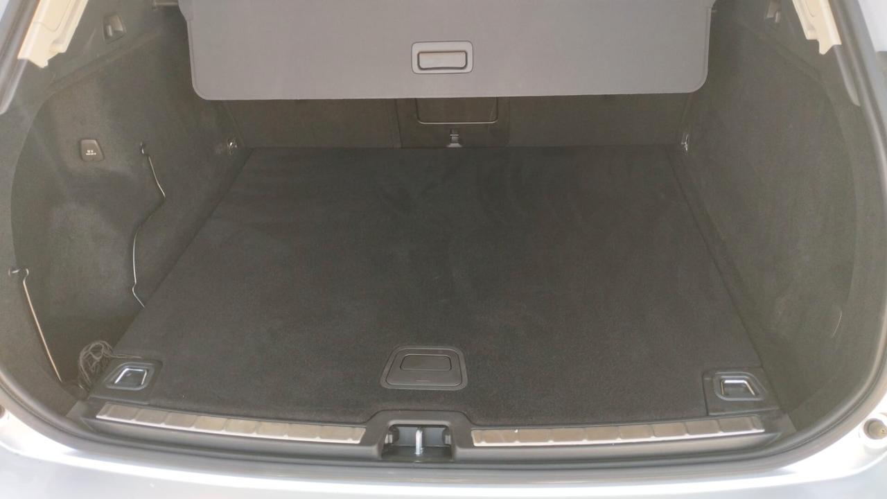 Volvo XC 60 XC60 B4 (d) AWD Geartronic Momentum