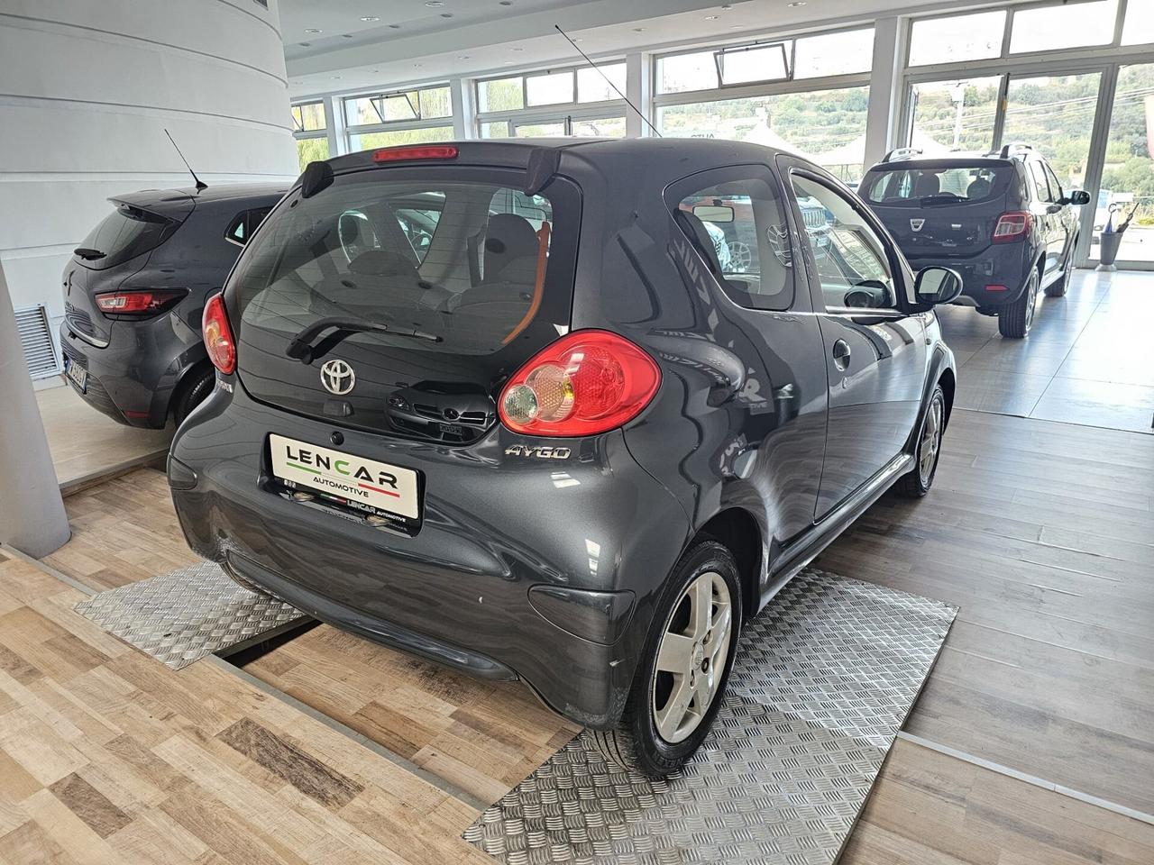 Toyota Aygo 1.0 12V VVT-i 3 porte Sol