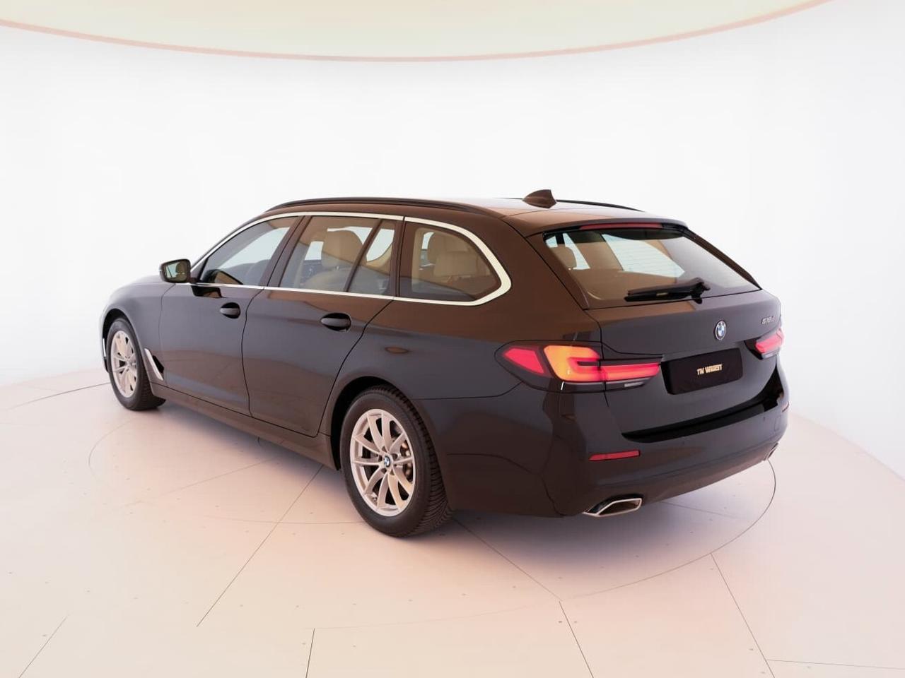 BMW 518d Touring mhev 48V auto