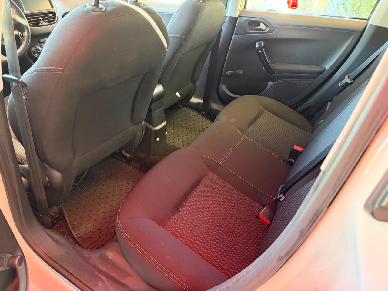 Peugeot 208 BlueHDi 75 5 porte Allure