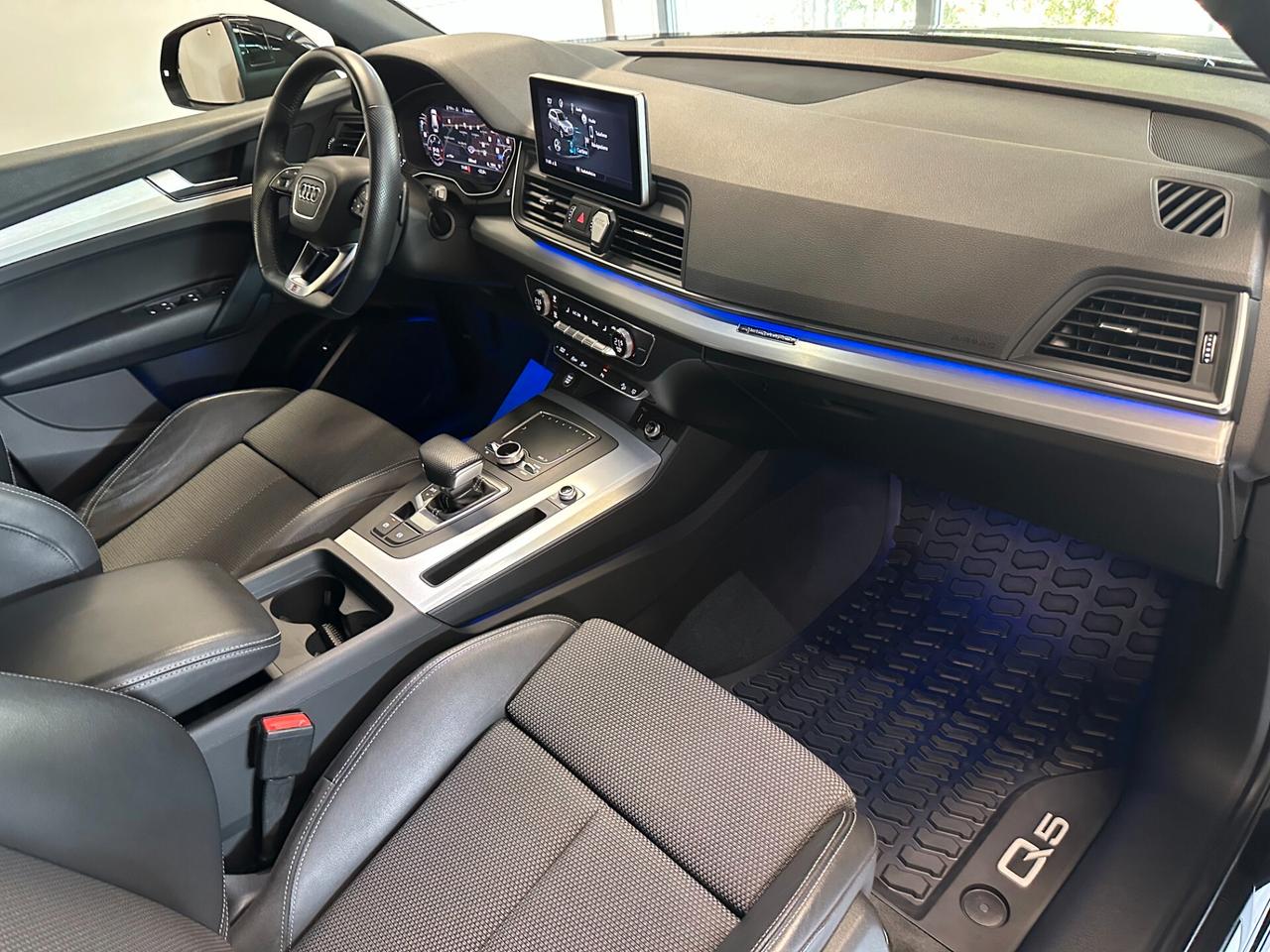 Audi Q5 40 2.0 tdi mhev S line Plus Quattro 204cv Black Edition