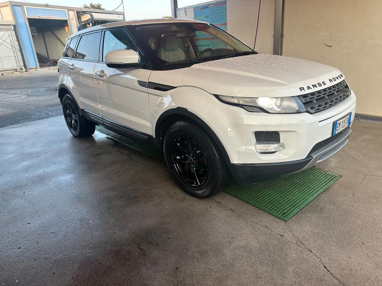 Land Rover Range Rover Evoque Range Rover Evoque 2.2 TD4 5p. Pure