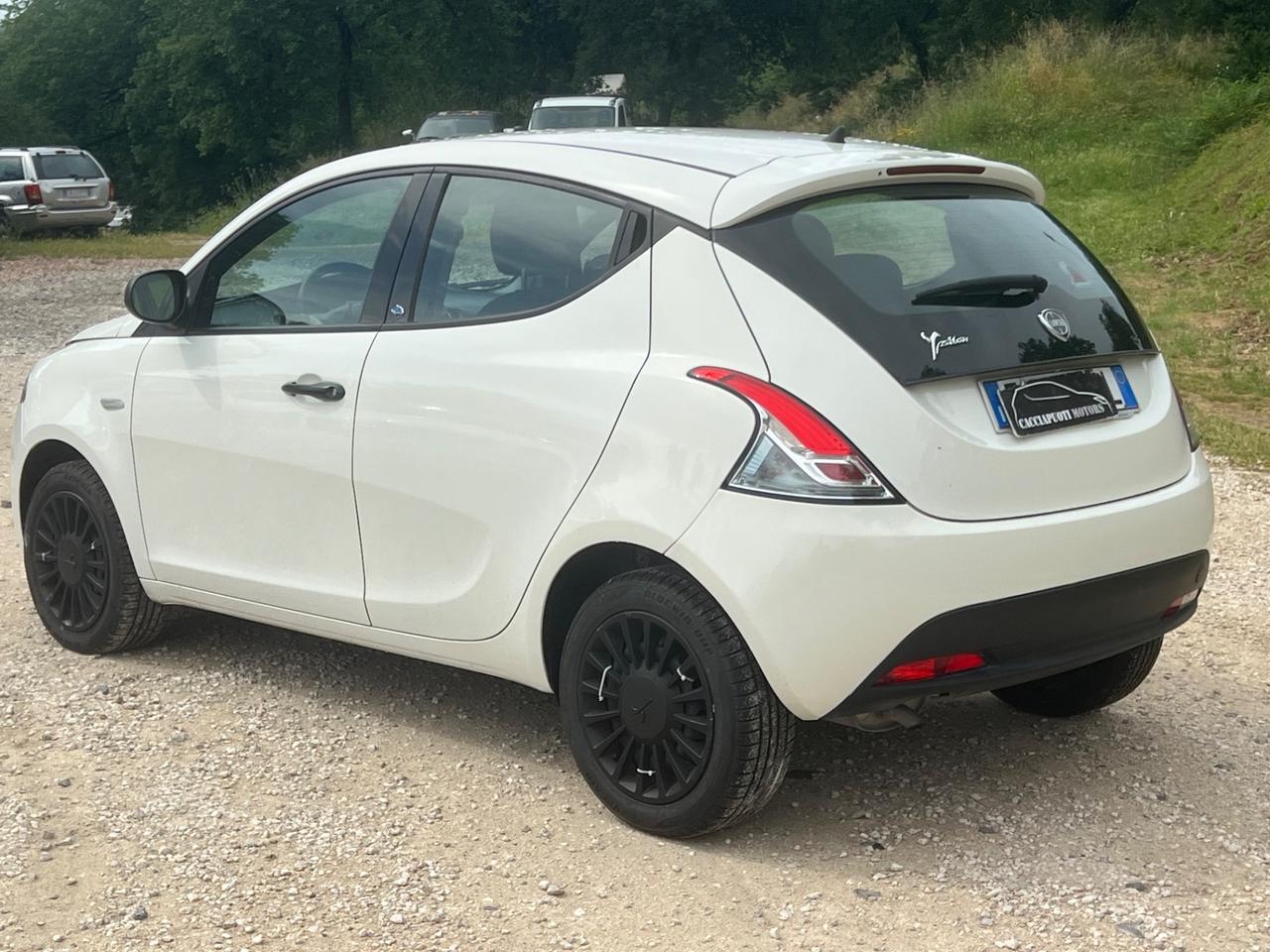 Lancia Ypsilon 1.2 69 CV Platinum NEOPATENTATI PERMUTE RATE GARANZIA