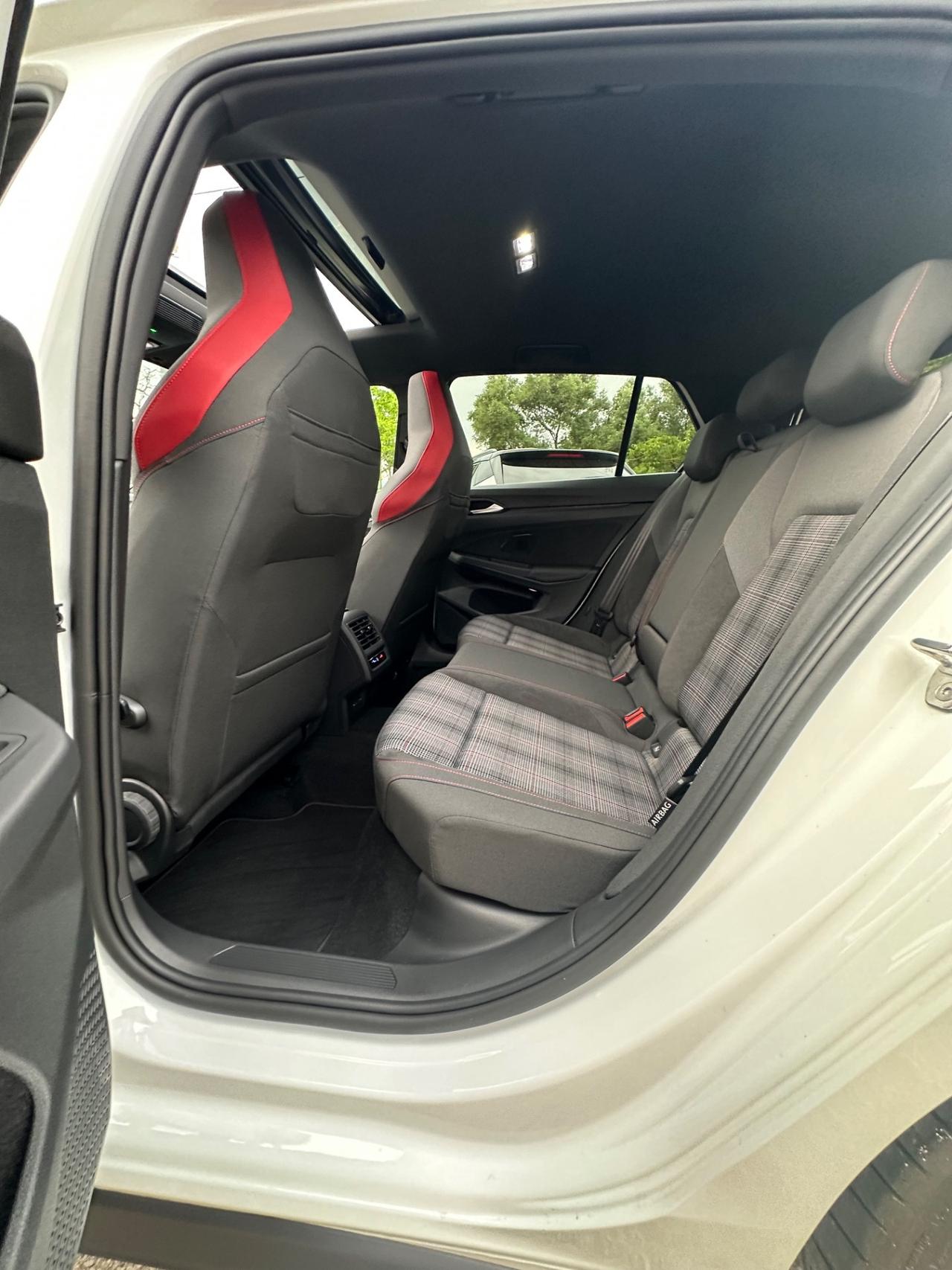 Volkswagen Golf GTI Golf 2.0 TSI GTI DSG