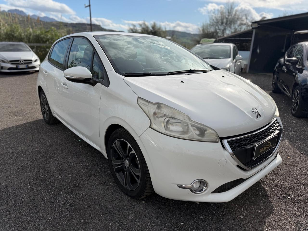 Peugeot 208 1.4 HDi 68 CV 5 porte Allure