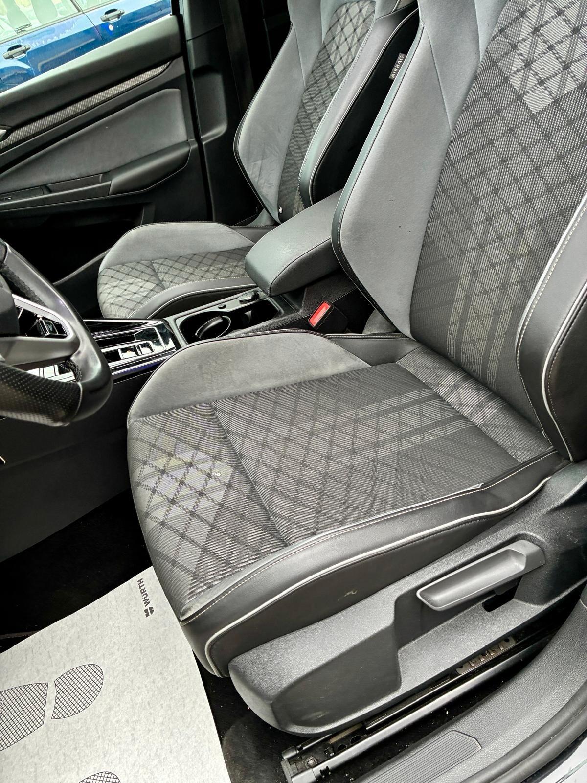 Volkswagen Golf 2.0 TDI 150 CV DSG SCR 4MOTION R-LINE (110KW)