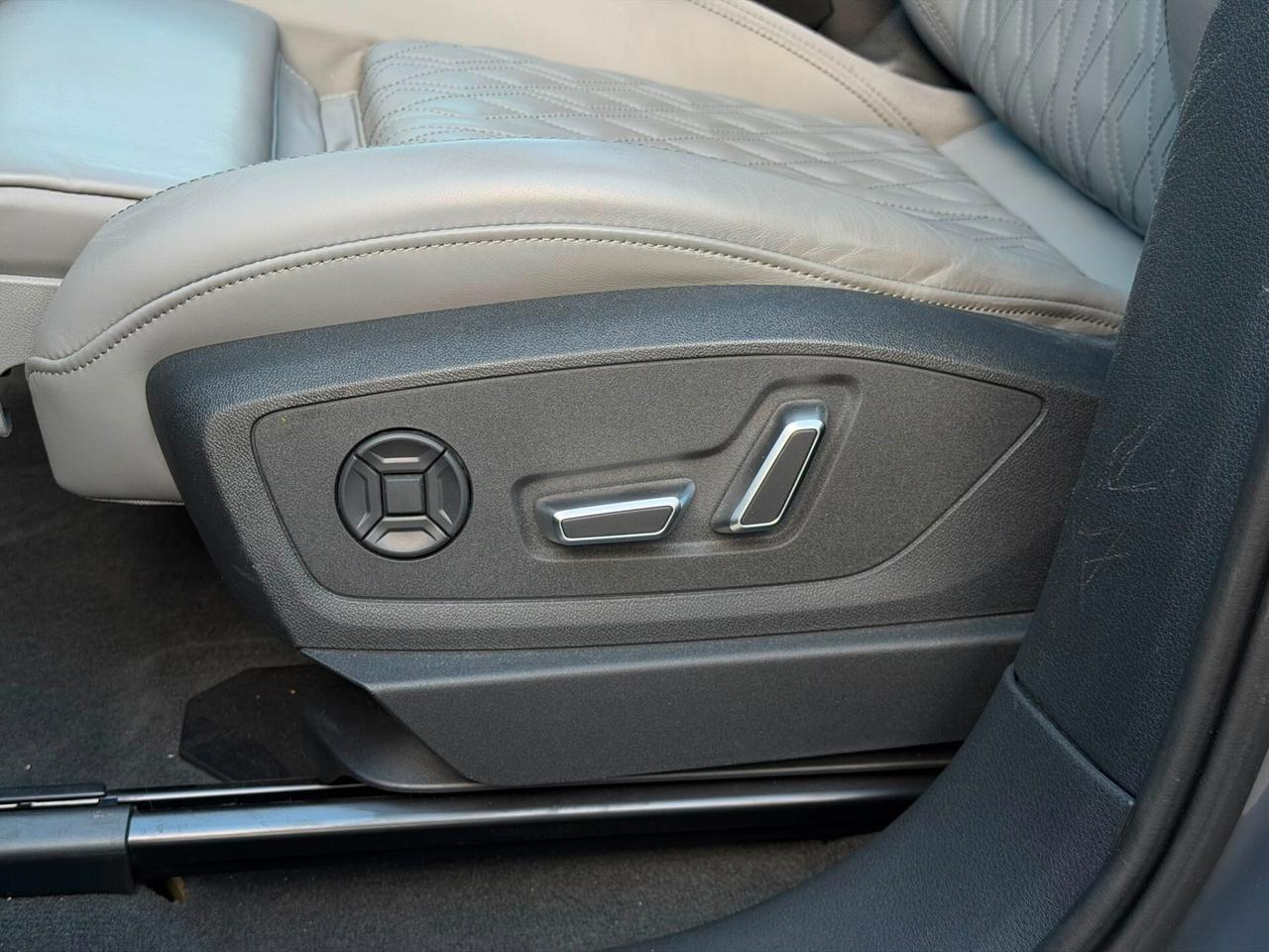 Audi Q8 e-tron SPB 55 quattro S line edition