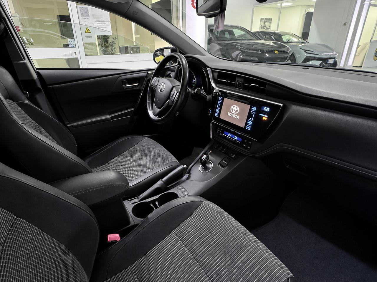 Toyota Auris 5 Porte Auris 1.8h Lounge cvt