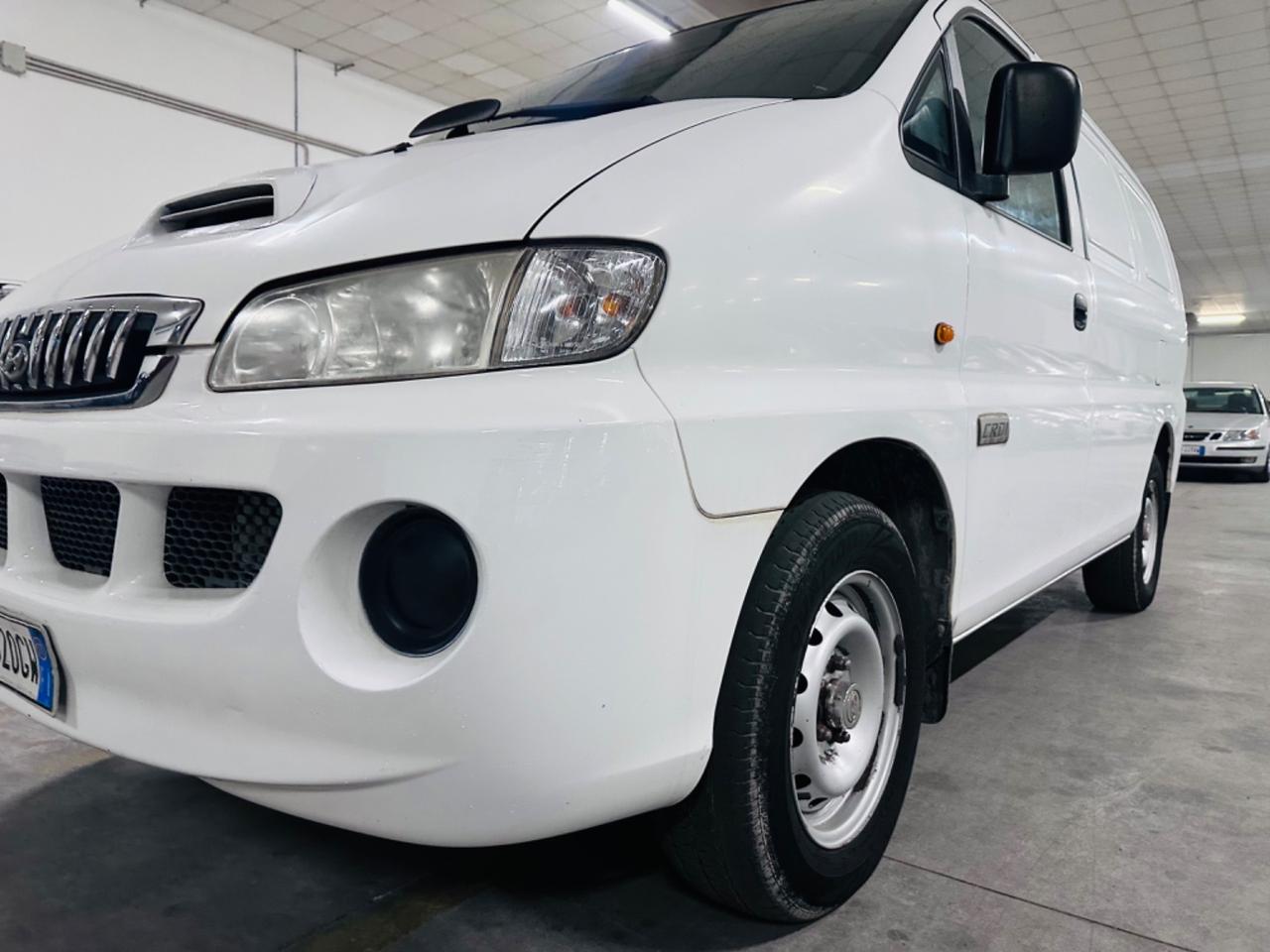 Hyundai H-1 2.5 CRDi VGT Van 3 p.ti