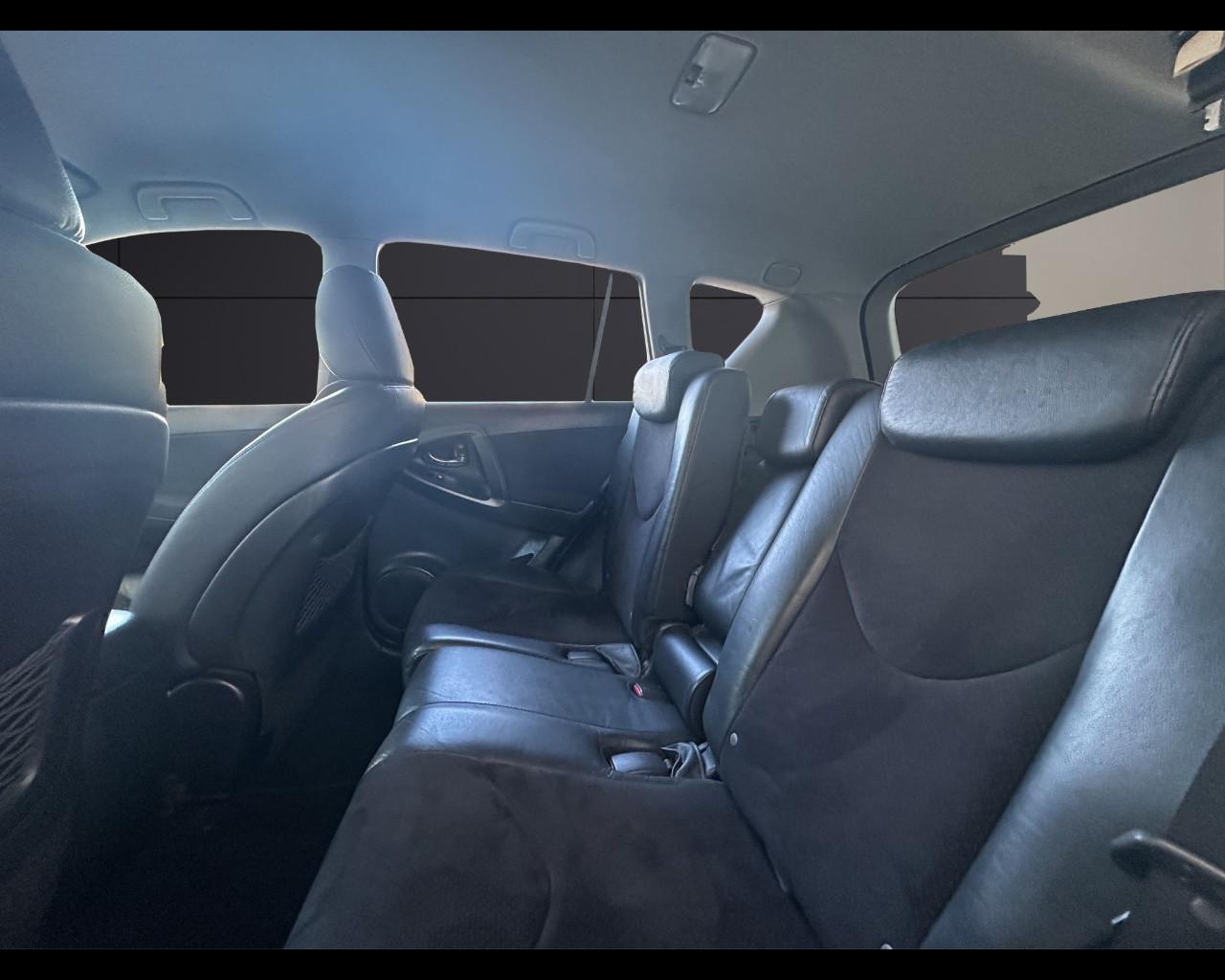 TOYOTA RAV4 3ª serie - RAV4 Crossover 2.2 D-Cat A/T 150 CV Style