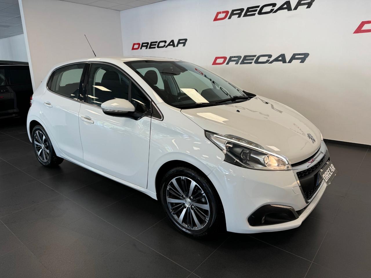 Peugeot 208 PureTech 82 5 porte Allure NAVI NEOPATENTATI