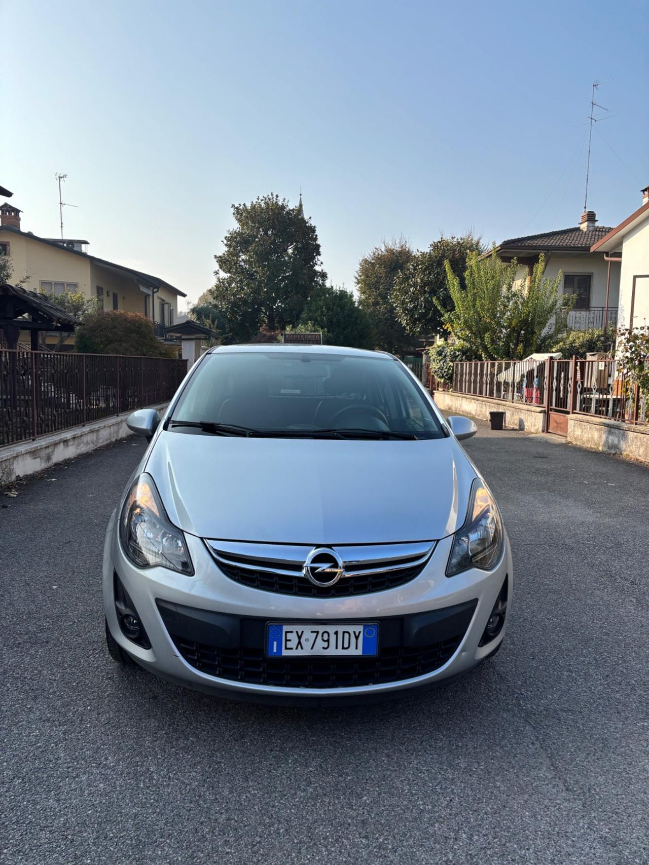 Opel Corsa 1.2 5 porte Sport