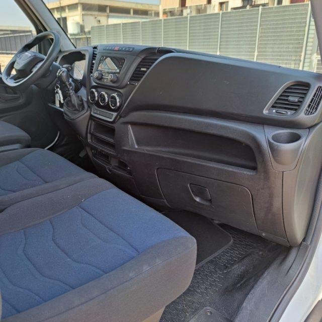 IVECO DAILY 35C16 BOX CON SPONDA POSTERIORE CARICATRICE