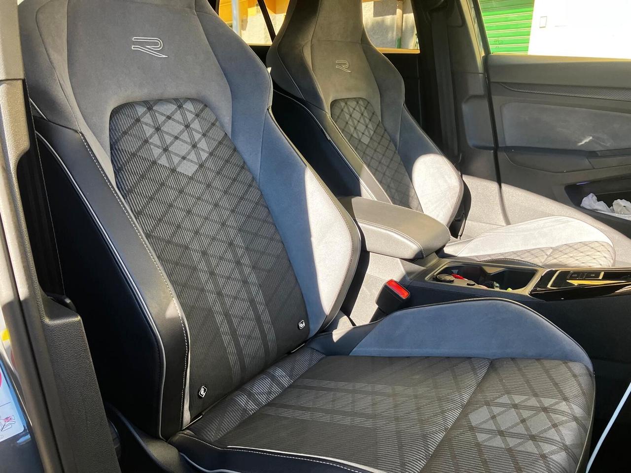 VW Golf 2.0 TDI 150 CV DSG SCR R-Line unipro uff ITA