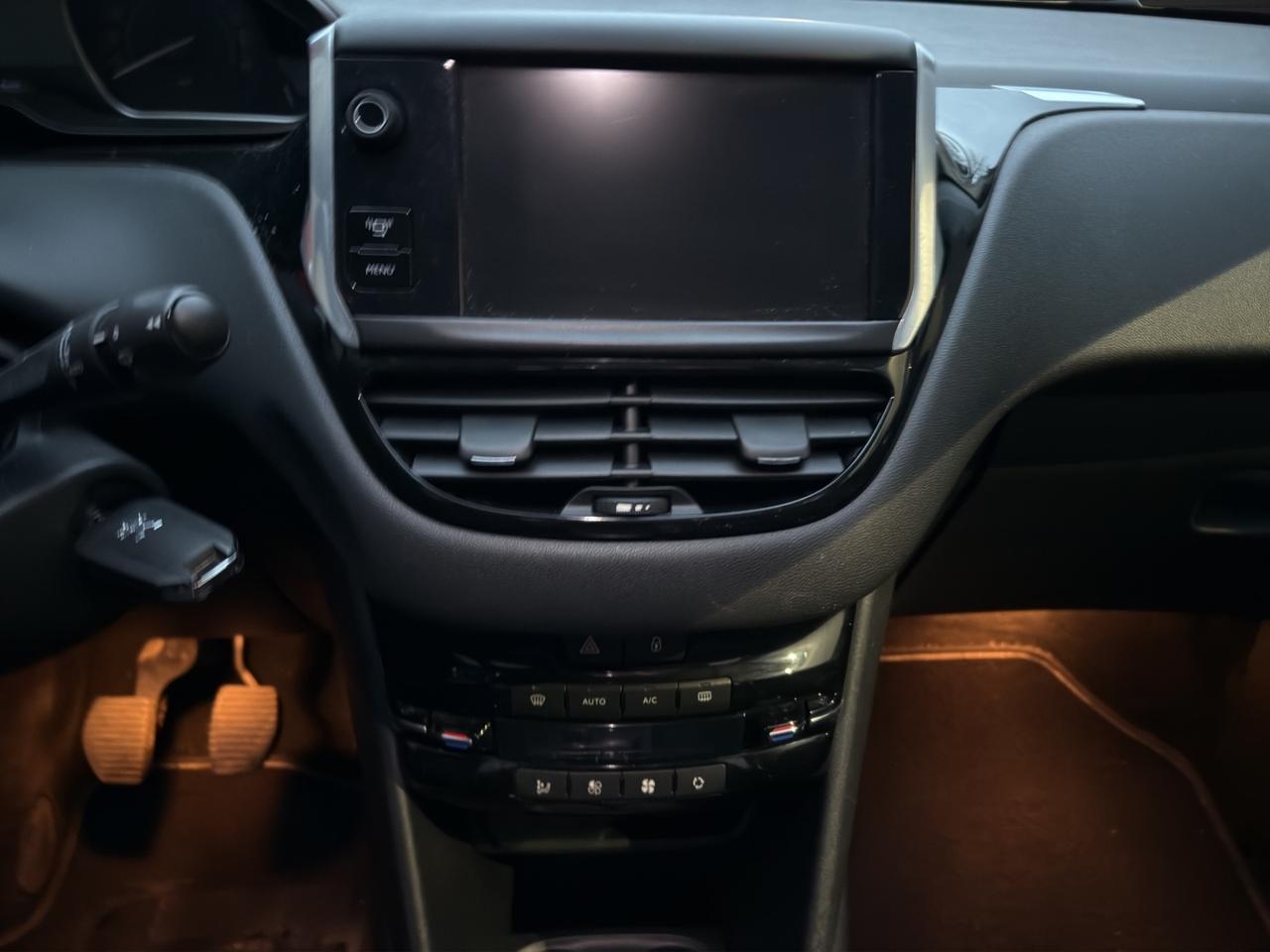 Peugeot 208 1.4 HDi 68 CV 5 porte Allure