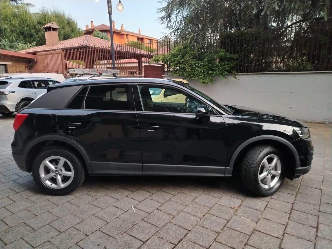 Audi Q2 30 TDI Business