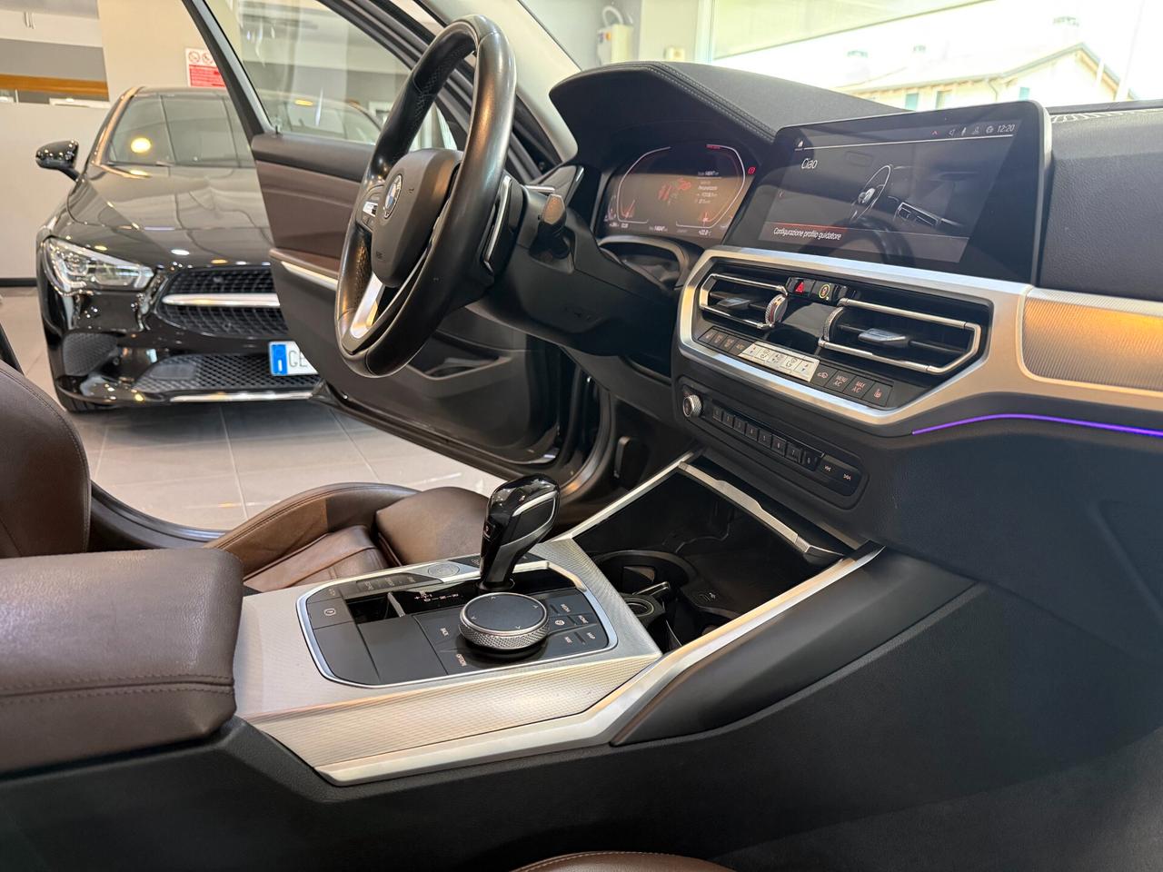 Bmw 320 320d Touring Luxury auto FULL!!