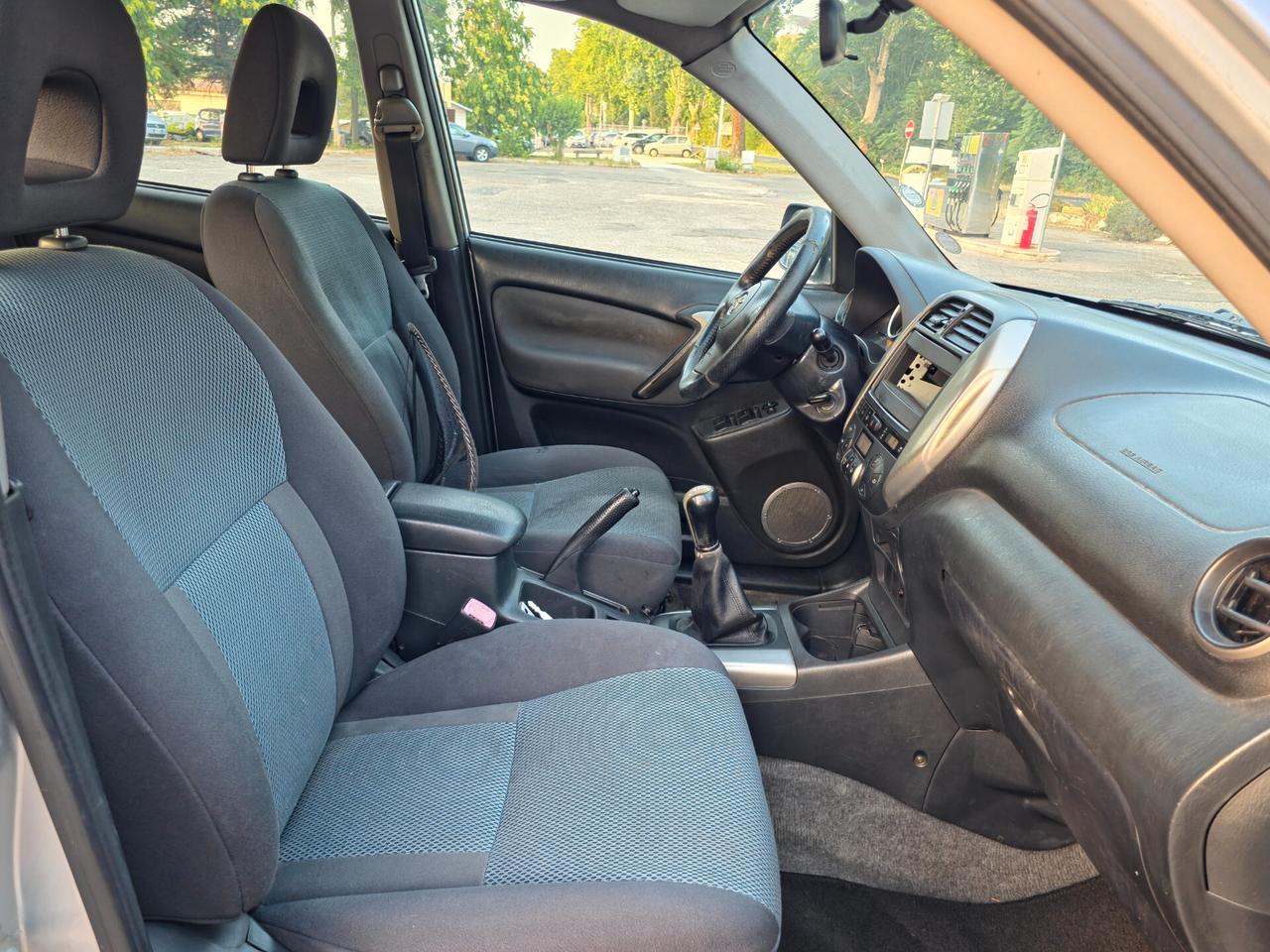 Toyota RAV 4 RAV4 2.0 Tdi D-4D cat 5 porte CV-116 E3 Manuale 4x4 2005