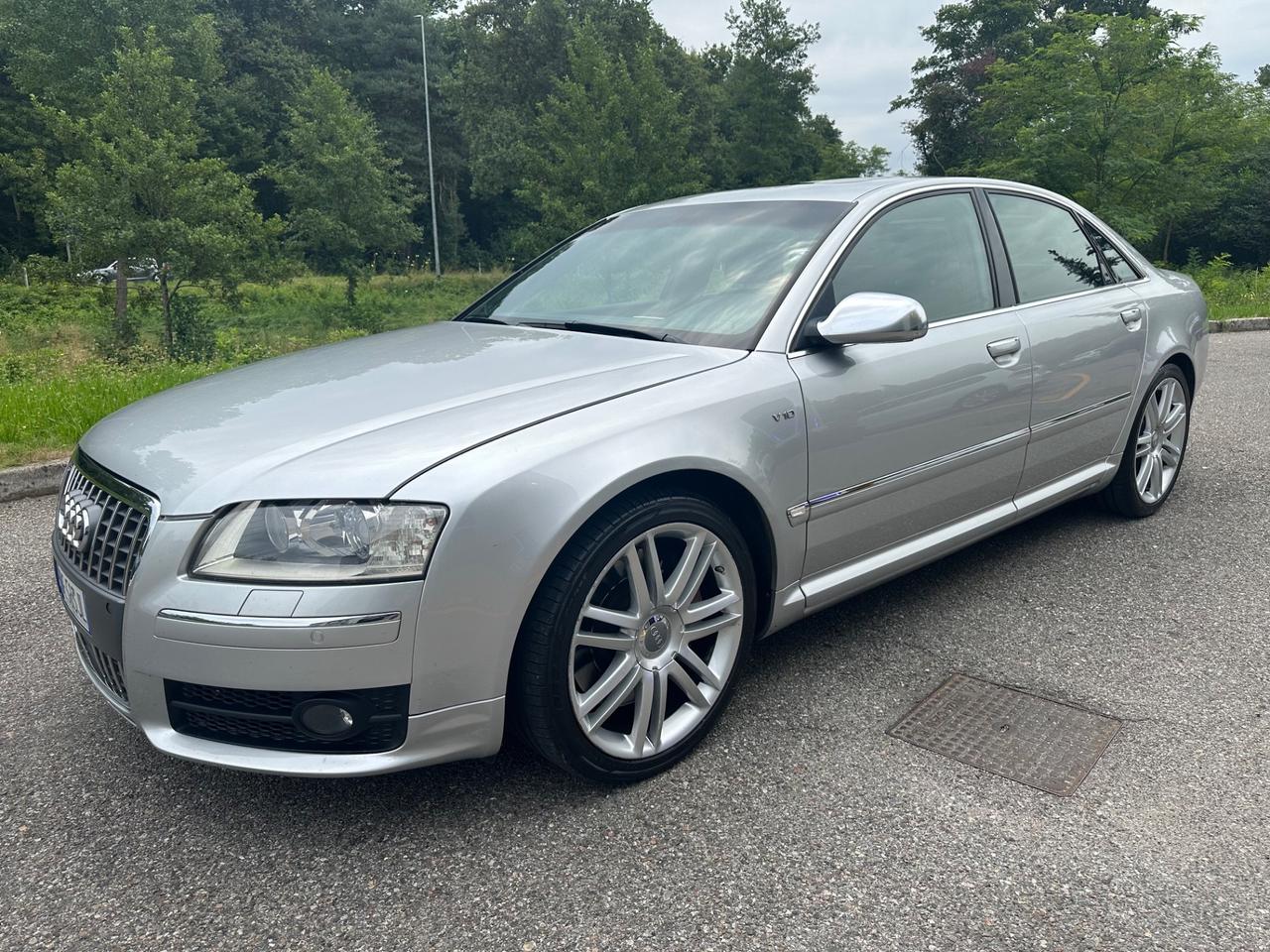 Audi A8 S8 5.2 V10 quattro tiptronic