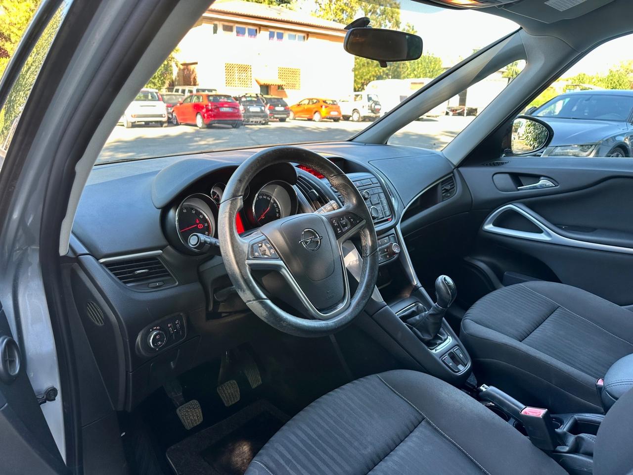 Opel Zafira Tourer 1.6 Turbo soli 115000 km 7 posti