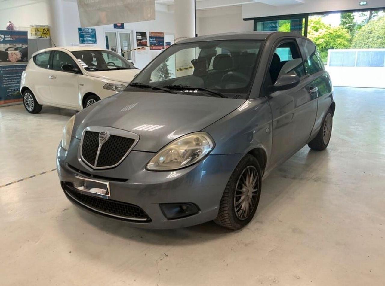 Lancia Ypsilon 1.2 Oro