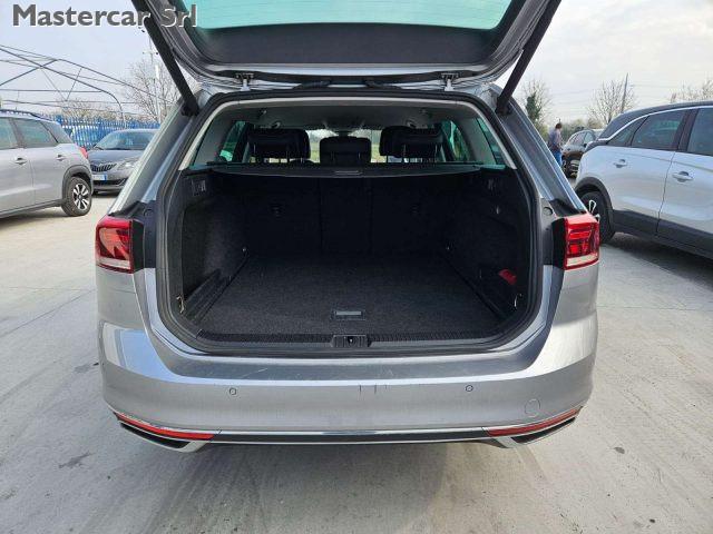 VOLKSWAGEN Passat Variant 2.0 tdi Executive 150cv dsg - GG861MW